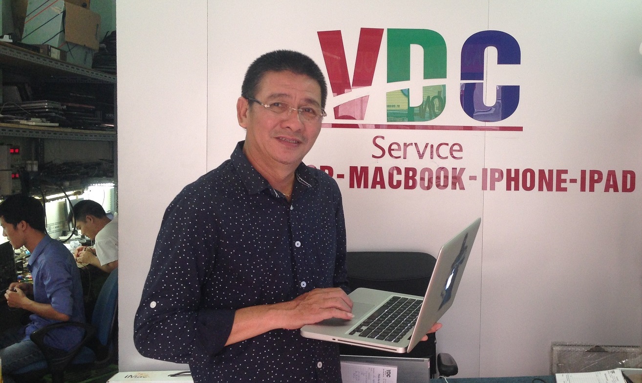 Sửa chữa macbook cho chú Cao Minh một nhân vật khá nổi tiếng trong làng báo chí việt nam