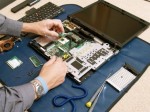Làm gì khi Laptop bị rơi xuống nước?